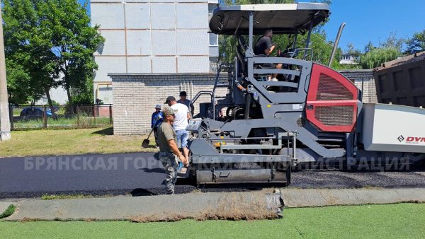 В школе №66 г. Брянска начали делать беговую дорожку