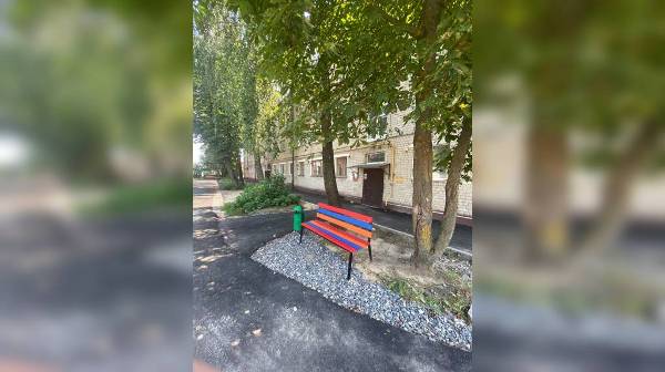 В брянском Почепе по нацпроекту благоустроили два двора