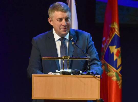 Губернатор Брянской области Александр Богомаз поздравил работников торговли