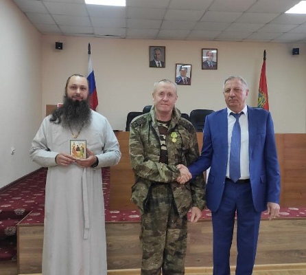 В Стародубе торжественно вручили медали  «В честь подвига партизан и подпольщиков»