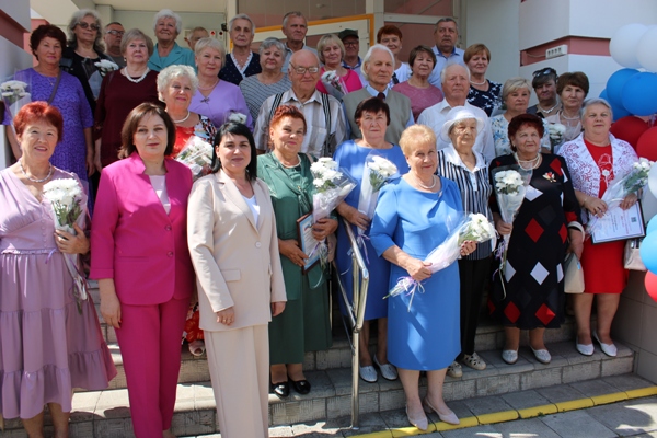 В  Стародубе торжественно открыли Центр общения старшего поколения