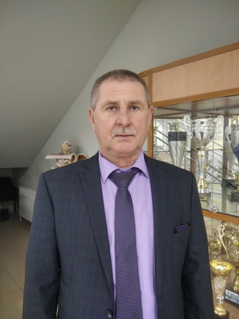 Директор Меленской школы Николай Владимирович Пилипков: «Военная служба по контракту – это возможность поддержать страну, помочь своим землякам в выполнении боевых задач».