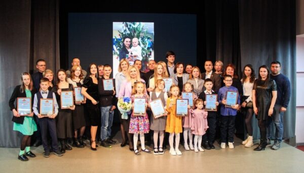 В Брянске наградили победителей конкурса «Подарок любимой маме»