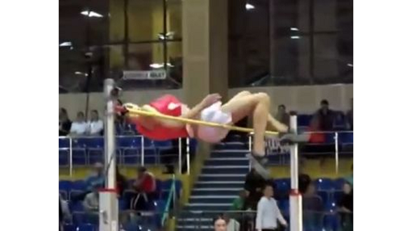 Брянский спортсмен Савелий Чижиков взял золото в прыжках в высоту на первенстве России U-18