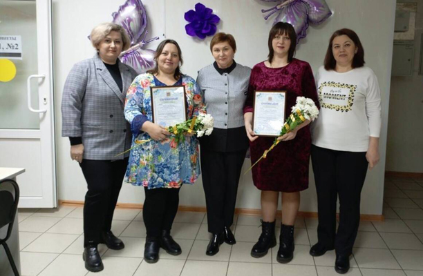 Многодетным мамам в Брасовском районе вручили три сертификата на областной материнский капитал