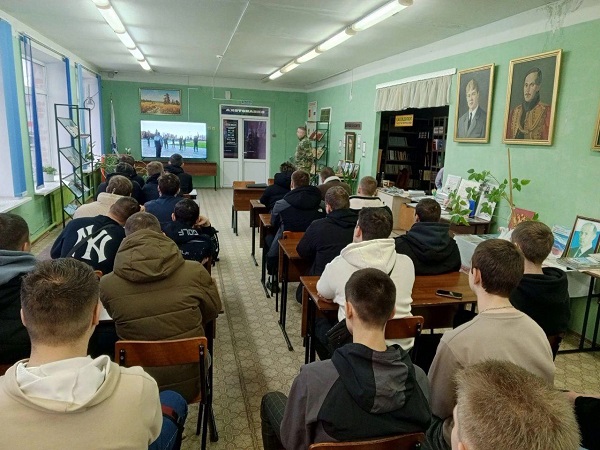 Студентов Брянского аграрного техникума пригласили на учёбу в академию Федеральной службы безопасности