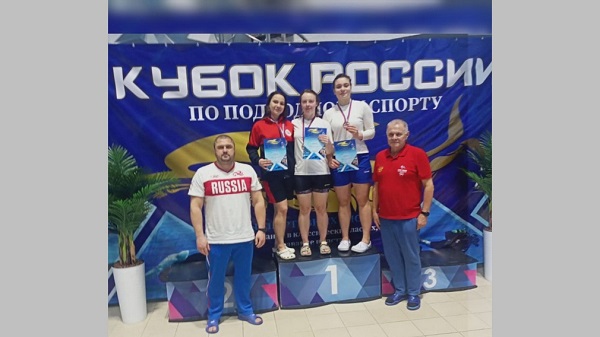 Брянская спортсменка Анастасия Ильюшина взяла золото на Кубке России по подводному плаванию