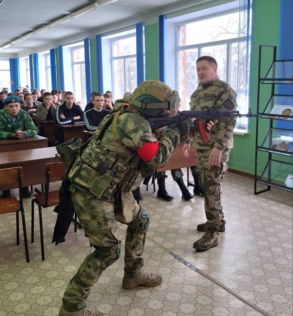 Студенты Брянского аграрного техникума приняли подготовку к бою