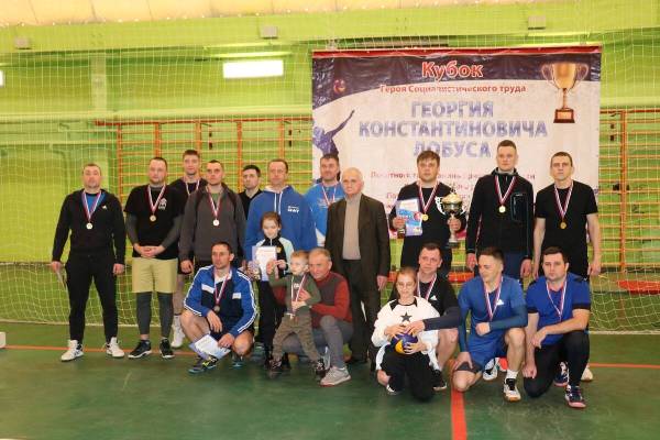 В Стародубе завершился первый соревновательный день турнира по волейболу