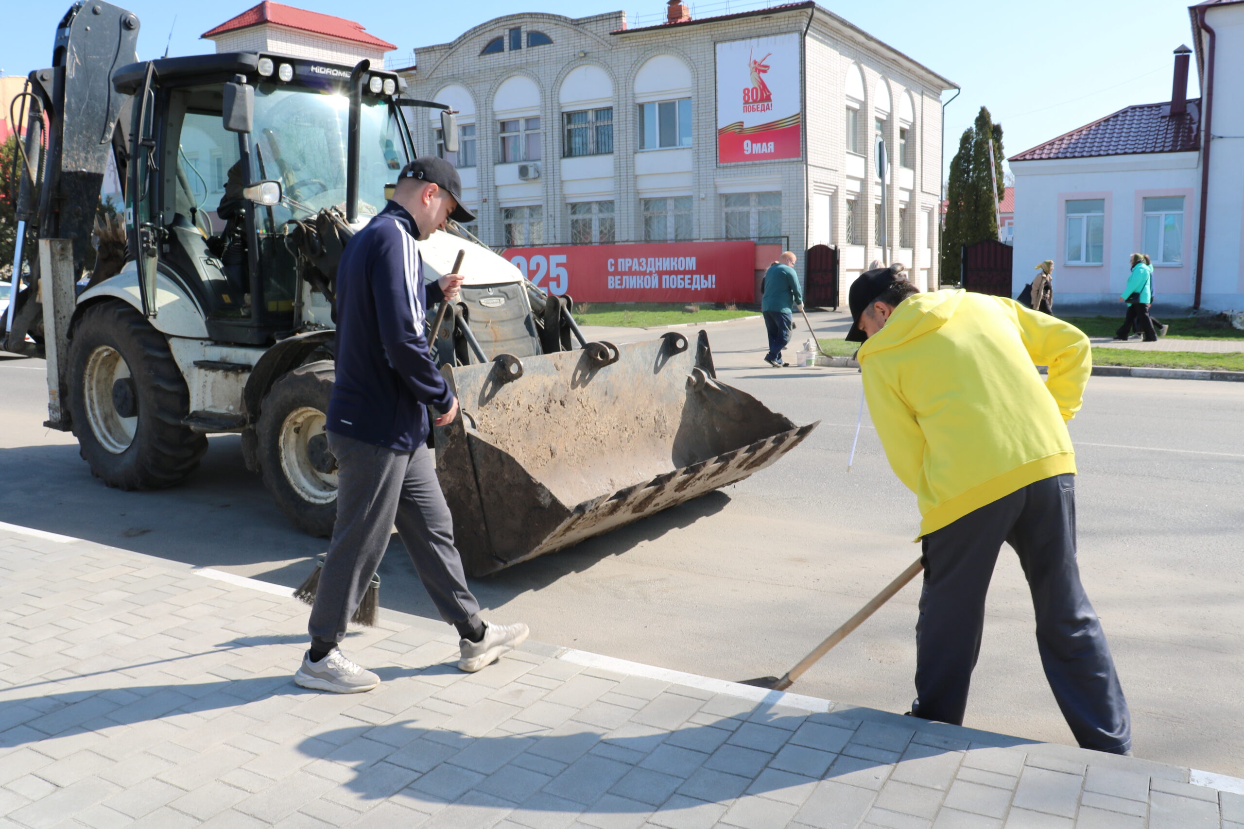 В Стародубе провели масштабный общегородской субботник