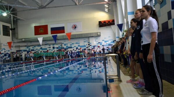 В Брянске впервые проходит турнир по плаванию на Кубок губернатора