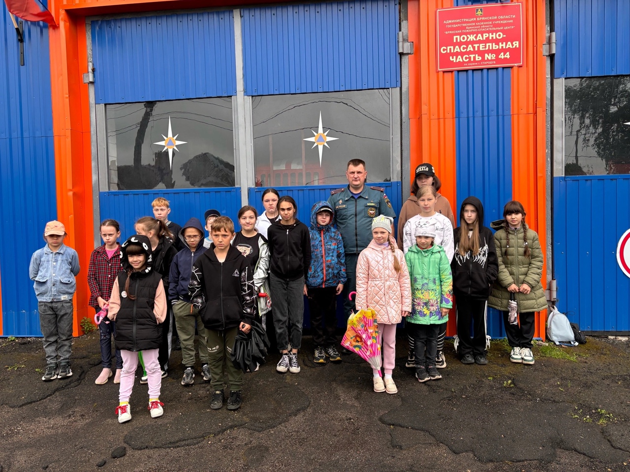 Стародубские ребята побывали в гостях у городской Пожарно-спасательной части №44