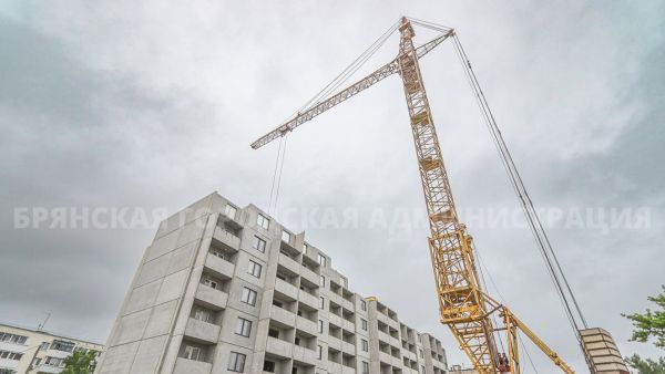 В Брянске белорусский дом на проспекте Московском достроили до шестого этажа