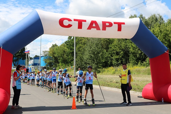 В Стародубе стартовал областной турнир по лыжным гонкам
