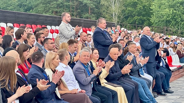 Спикер Брянской облдумы Валентин Суббот стал участником открытия Молодёжного патриотического форума ЦФО