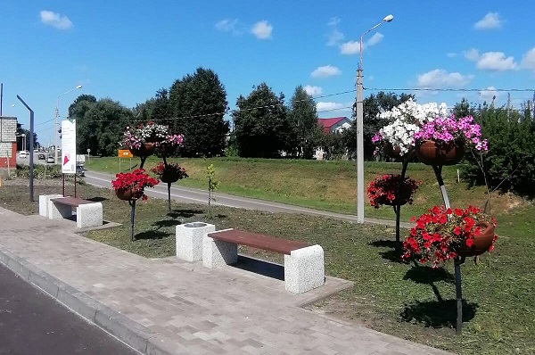 В Глинищево благоустроен участок площади «Народная»