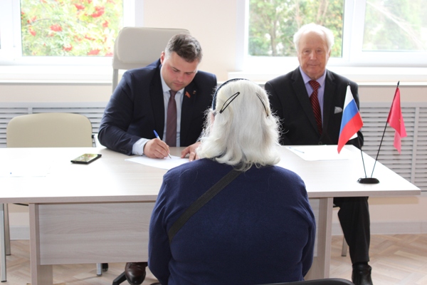 В Стародубе состоялся приём граждан депутатом Брянской облдумы Денисом Свистуновым