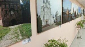В Дубровке работает выставка фоторабот Костаса Асимиса