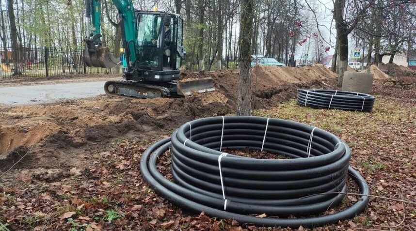 В брянской Клетне продолжается капремонт водопроводных сетей