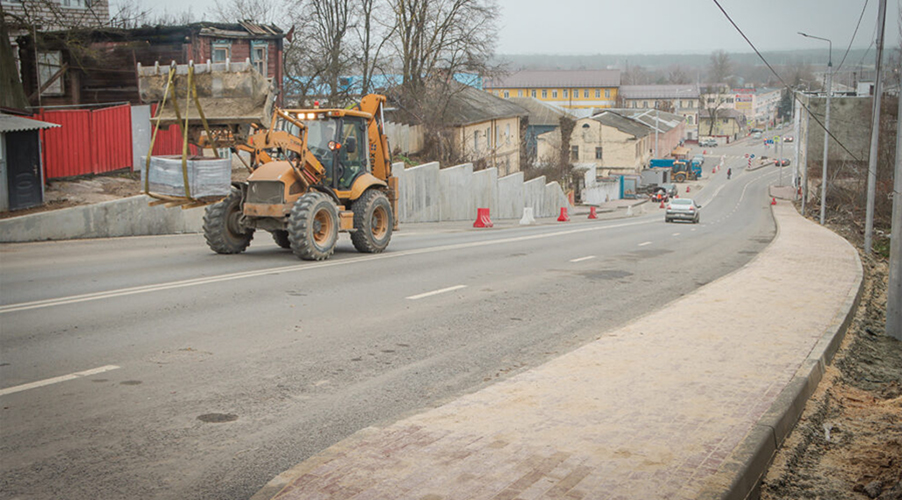 Строится новый тротуар в Брянске на ул. Горького