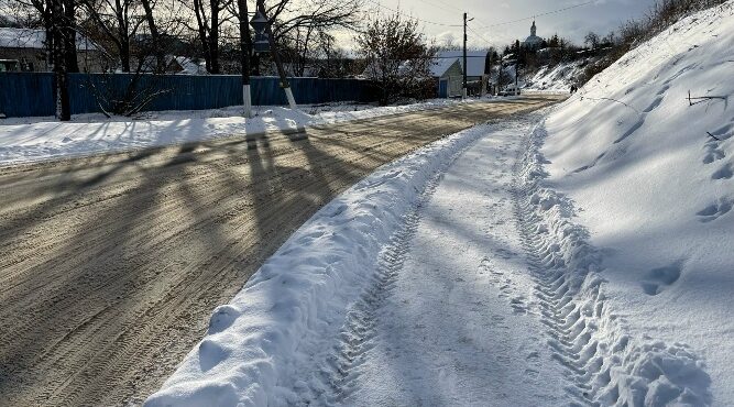 В Стародубском округе борются с последствиями сильного снегопада