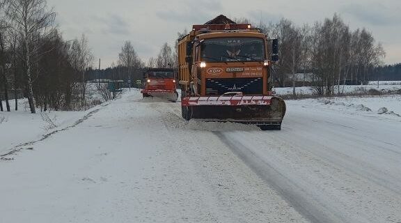 В Брянской области продолжается очистка автодорог