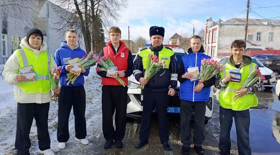 В Карачевском районе поздравляли женщин-водителей