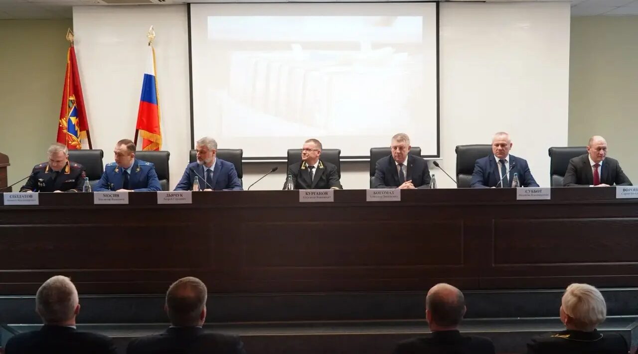 Губернатор Брянской области Александр Богомаз принял участие в традиционном совещании судей