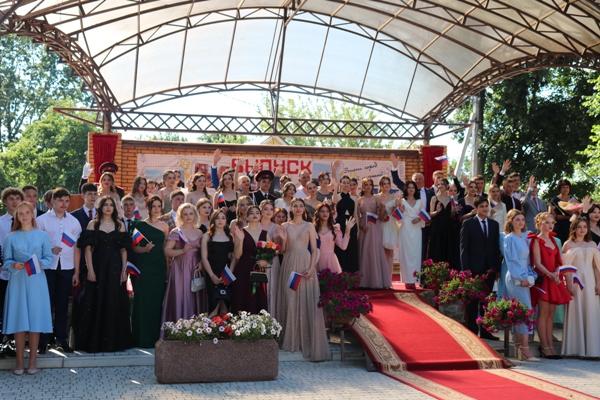 В Стародубском округе прошли выпускные балы