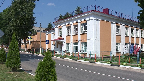 В Сураже возводят пристройку к школе №1