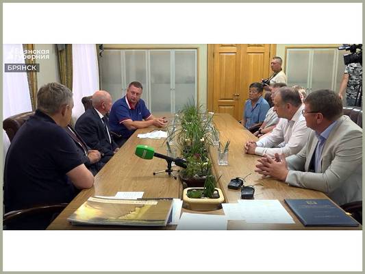 Губернатор Брянской области Александр Богомаз встретился с аграриями Приморского края