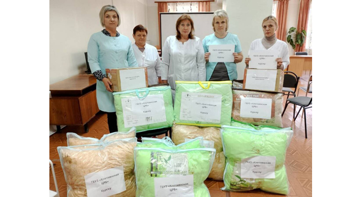 Работники медучреждений Брянщины собрали гуманитарную помощь курянам