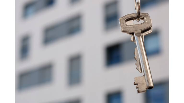 Два брянских тренера получат квартиры