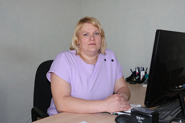 Главный экономист ТнВ «Сыр Стародубский» Лариса Радченко отмечает профессиональный праздник