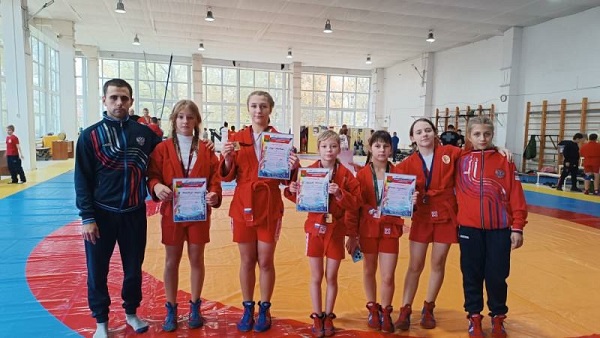 Стародубские самбисты достойно выступили в Брянске