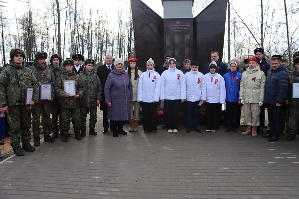 В селе Чубковичи Стародубского округа торжественно открыли реконструированный памятник воинам-односельчанам