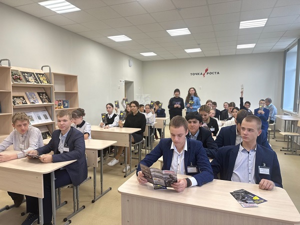 В Стародубе сотрудники ГАИ и прокуратуры проводят профилактические мероприятия в школах