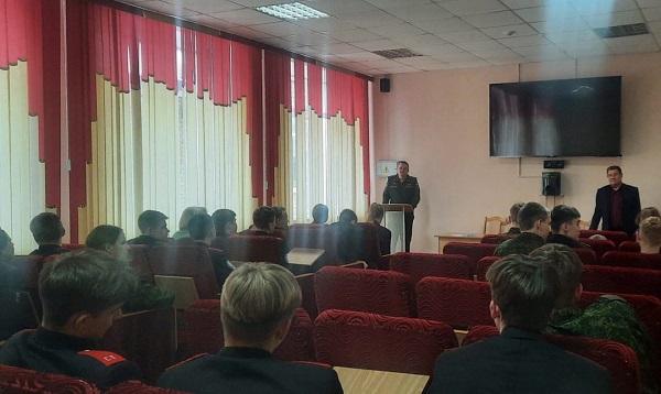 Кадетам Стародубского казачьего корпуса предложили стать связистами