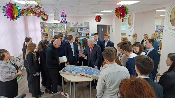 Брянские школьники встретились с космонавтом Виктором Афанасьевым