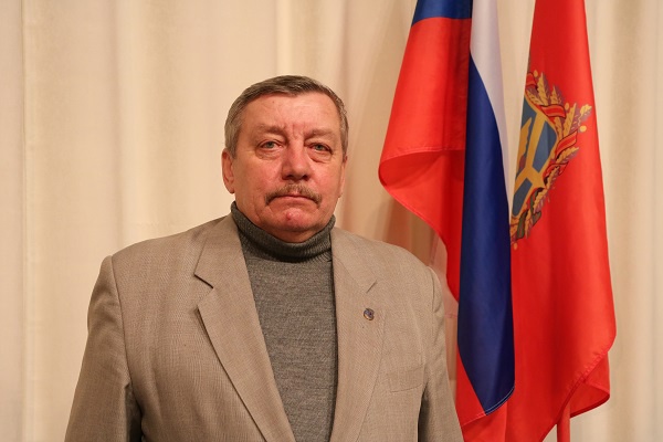 Председатель Совета ветеранов войны и труда Стародубского округа Николай Синяков поделился мнением о службе по контракту: