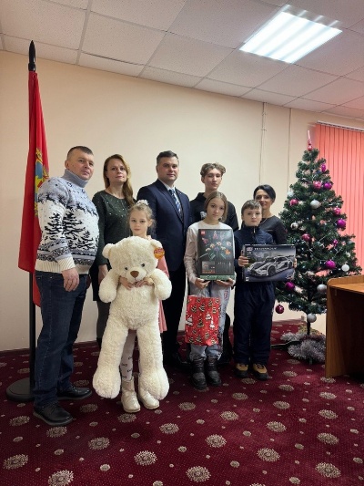 Благотворительная акция «Ёлка желаний» продолжается