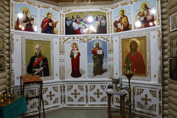 В Стародубе в часовне Александра Невского освятили обновлённый иконостас