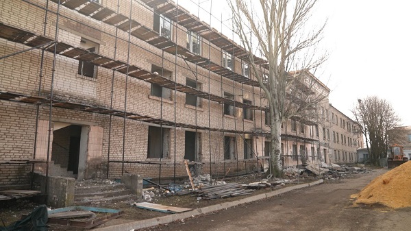 Специалисты из Брянской области продолжают восстановление луганской Брянки