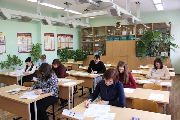 В Стародубе родители выпускников писали ЕГЭ по математике