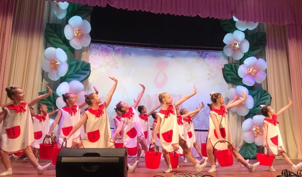 В Стародубе 8 Марта встретили душевным концертом