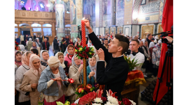 С благодатным огнем встретили Брянские храмы Христово Воскресение