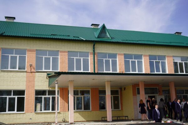 Брянский губернатор Александр Богомаз ознакомился с ходом капремонта Злынковской школы