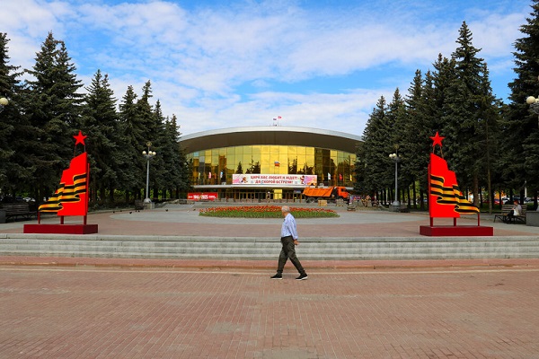 В Брянске приступили к капремонту площади перед цирком