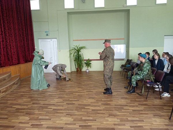 Стародубские студенты провели для старшеклассников мастер-класс