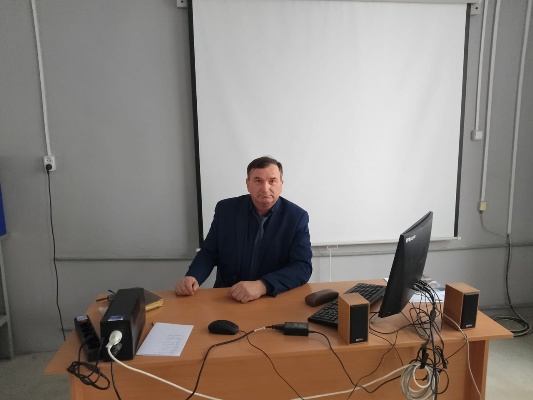 Заместитель директора по работе с филиалами Брянского аграрного техникума Владимир Викторович Потапов поделился своим мнением о спецоперации: